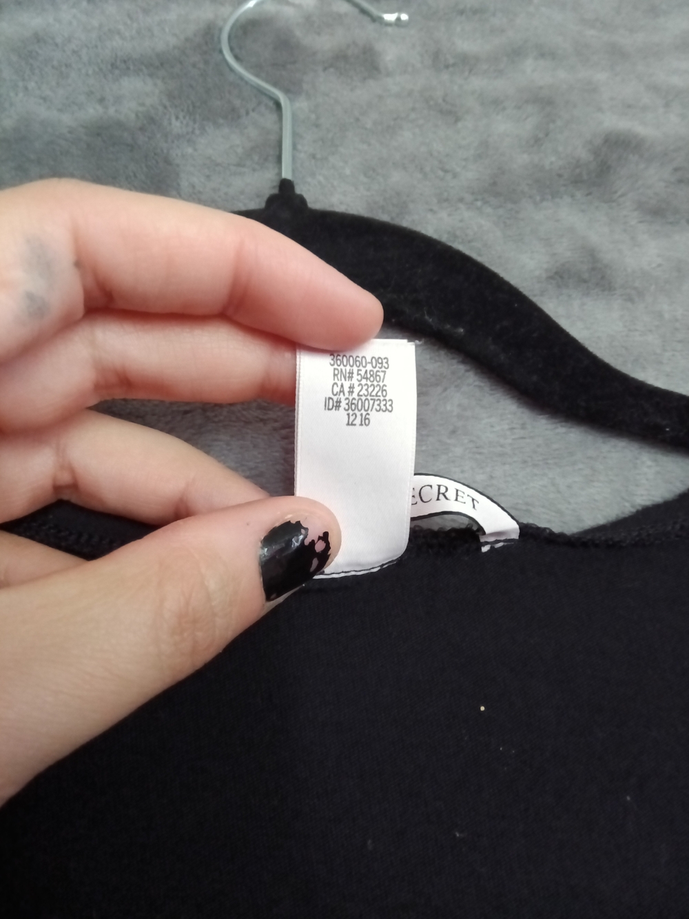 Victoria's Secret Robe - Picture 6 of 7